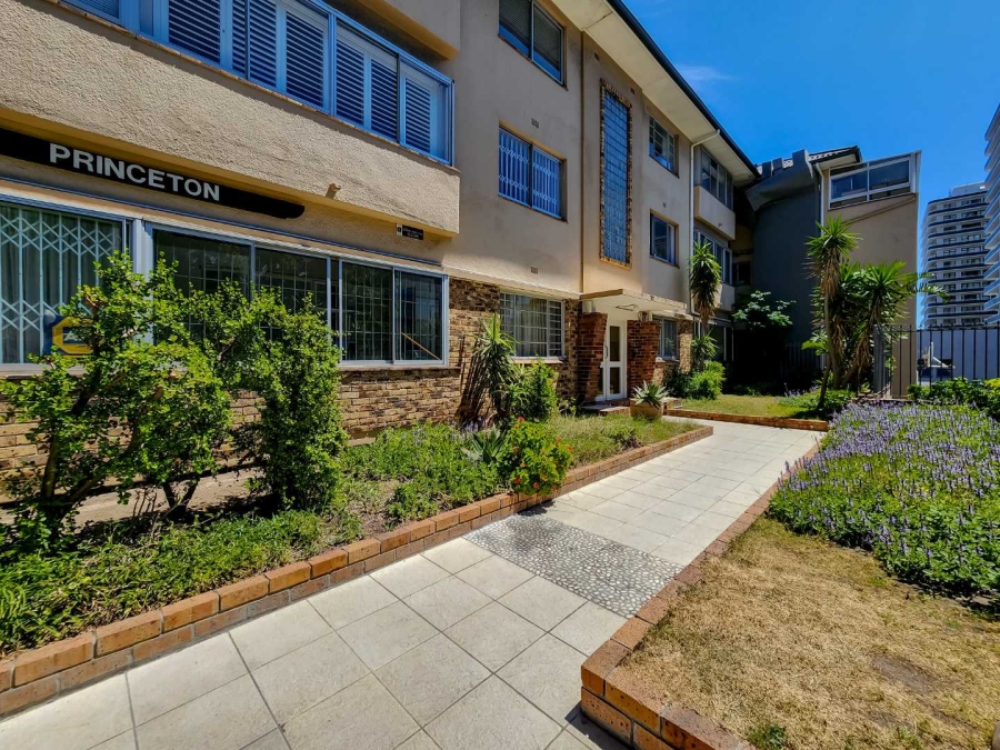 2 Bedroom Property for Sale in Sea Point Western Cape